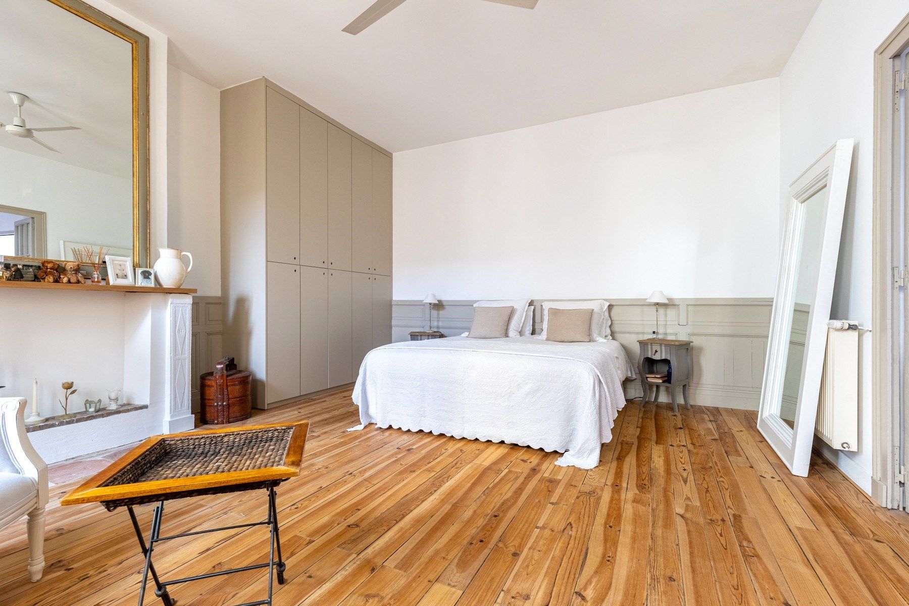 apartment 8 Rooms for sale on BORDEAUX (33000)