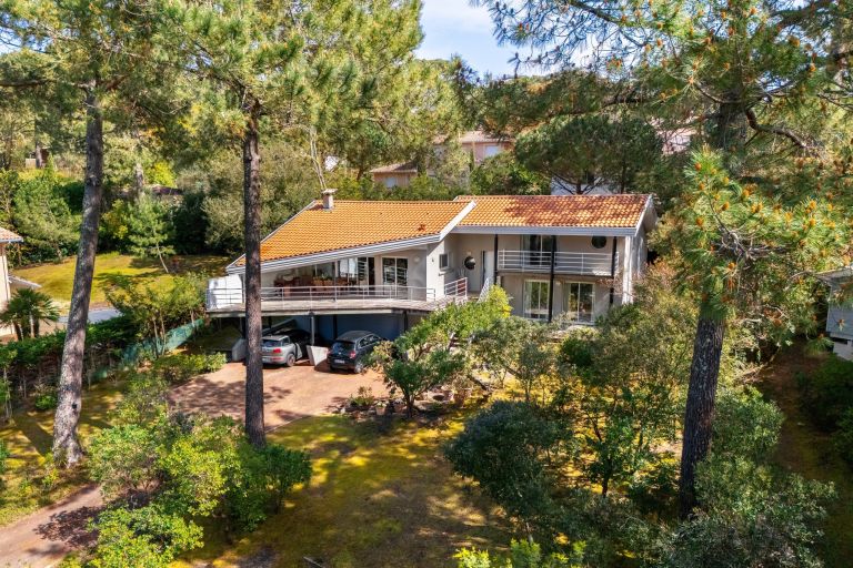 house 6 Rooms for sale on PYLA SUR MER (33115)