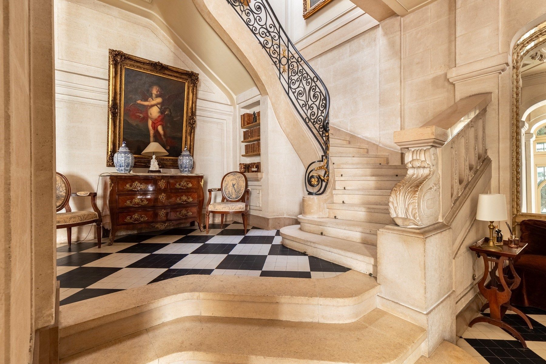 house 12 Rooms for sale on BORDEAUX (33000)