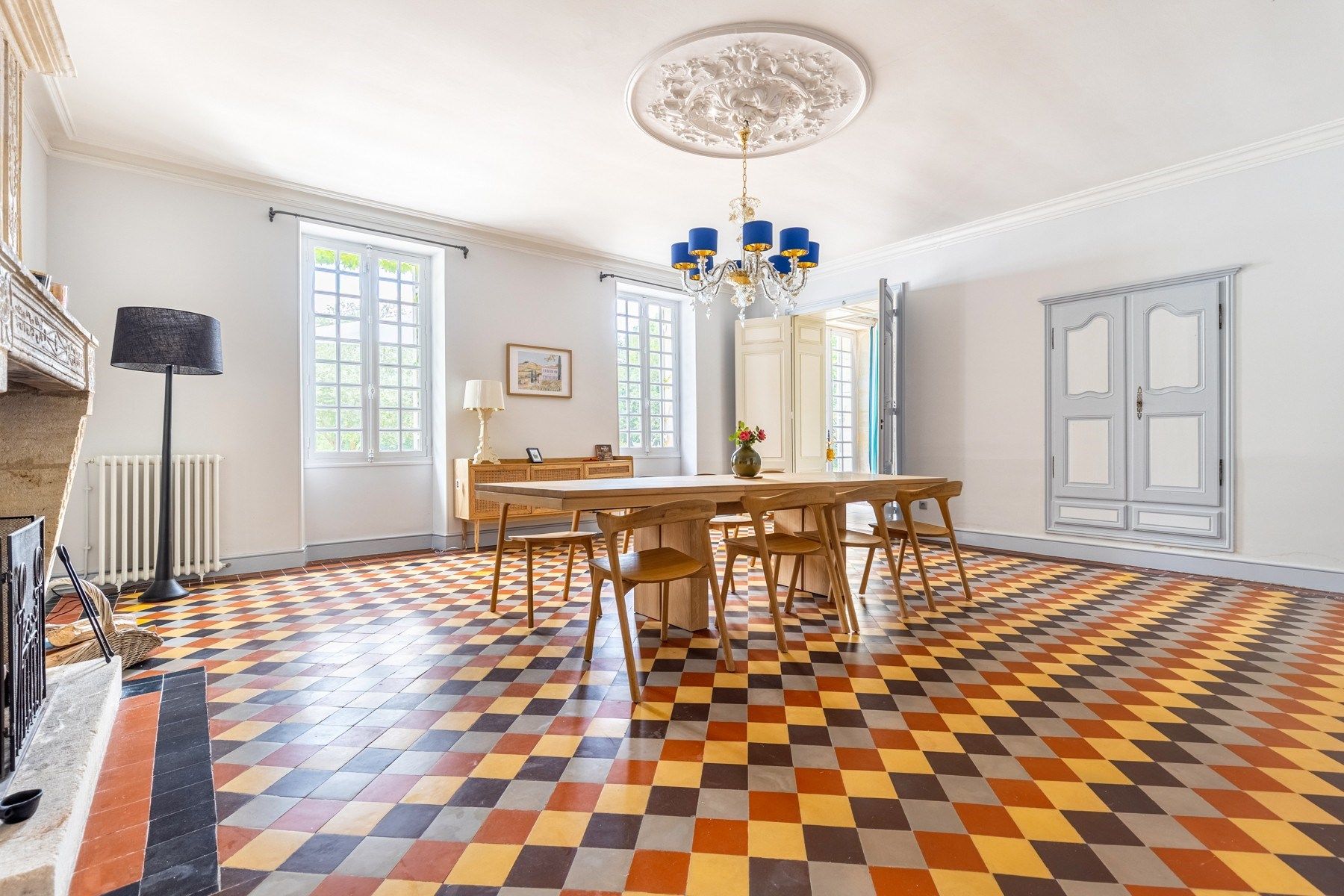 castle 12 Rooms for sale on BORDEAUX (33000)