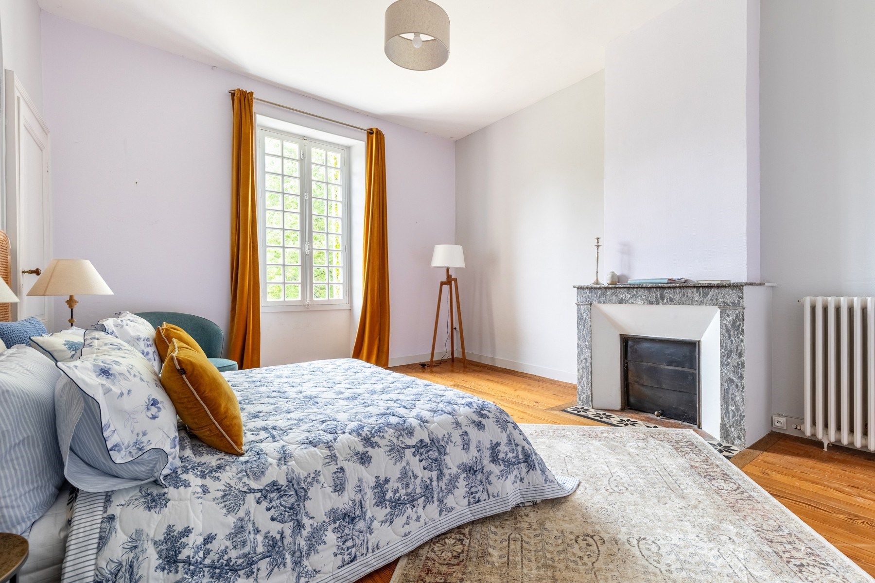 castle 12 Rooms for sale on BORDEAUX (33000)