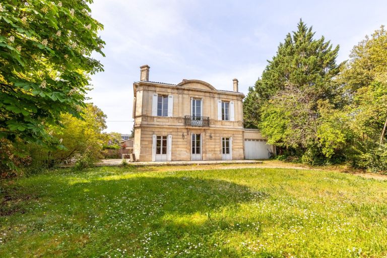 maison 9 Pièces en vente sur BORDEAUX (33000)