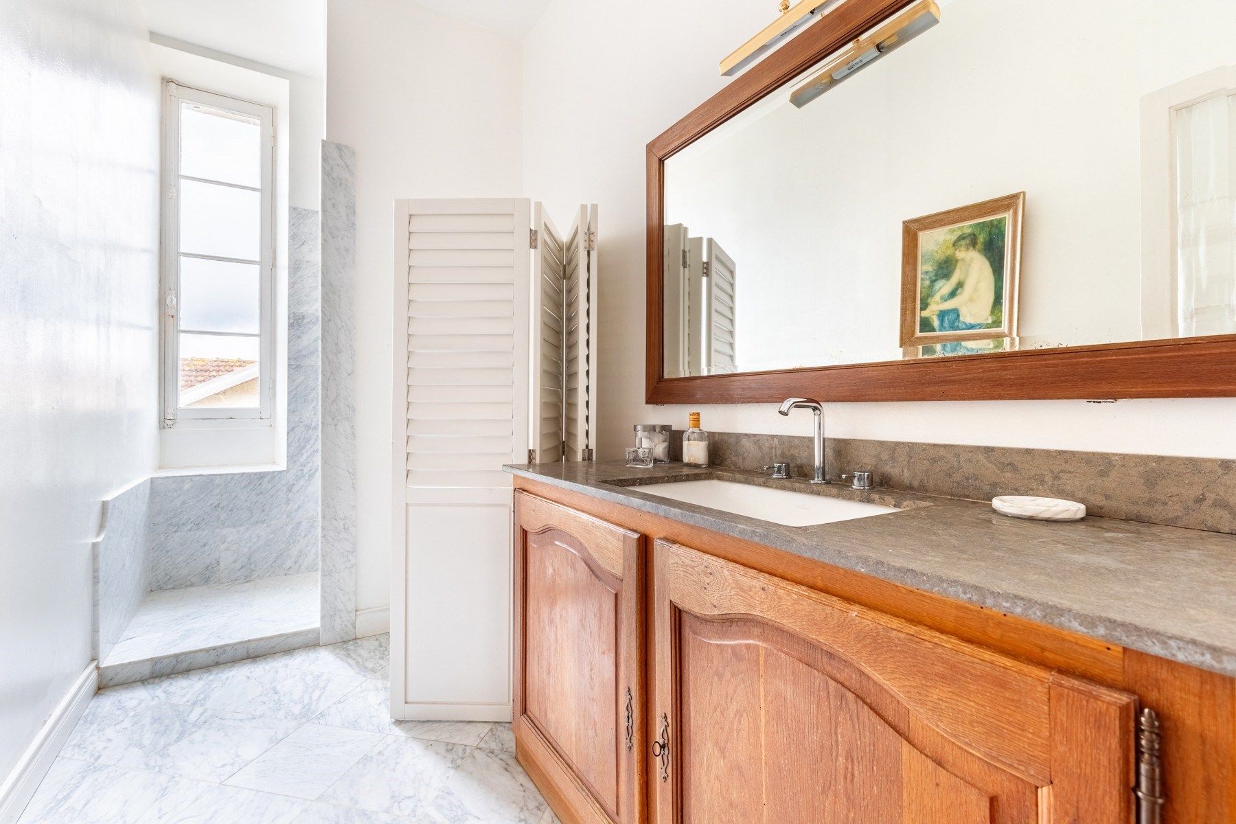 castle 9 Rooms for sale on BORDEAUX (33000)