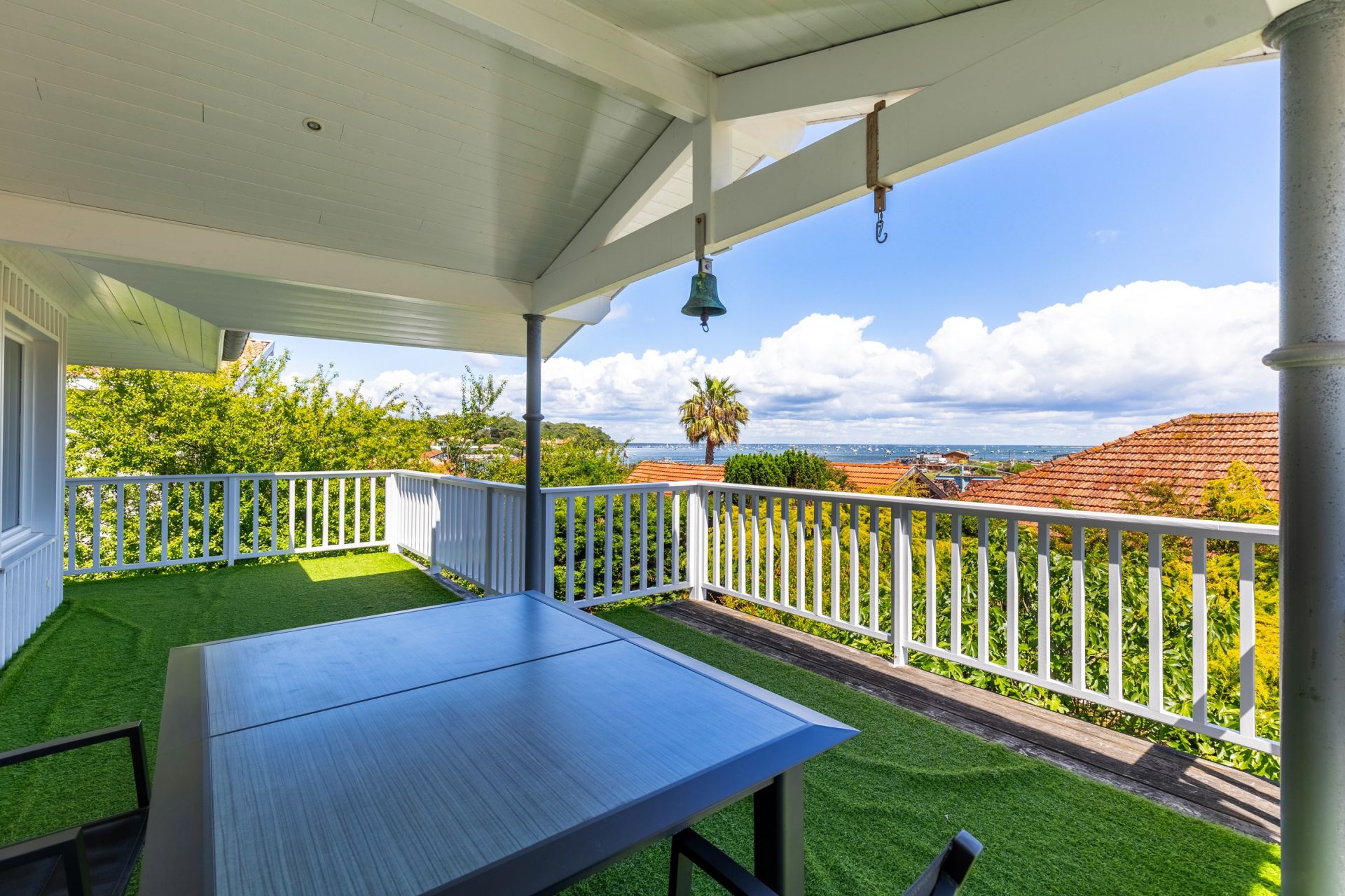 house 6 Rooms for sale on CAP FERRET (33970)