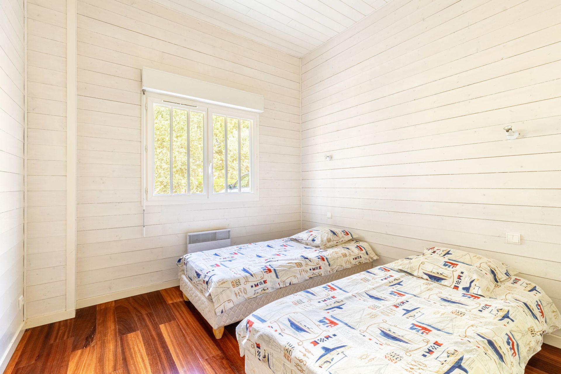 house 6 Rooms for sale on CAP FERRET (33970)