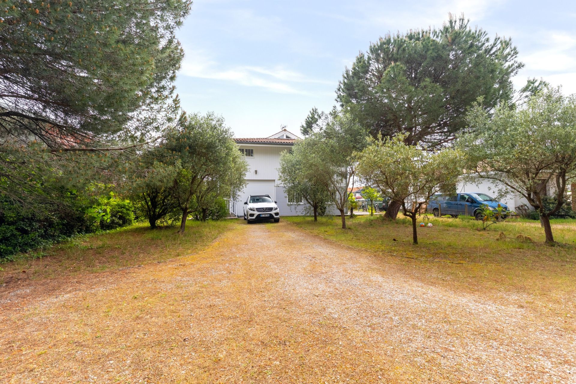 house 6 Rooms for sale on CAP FERRET (33970)