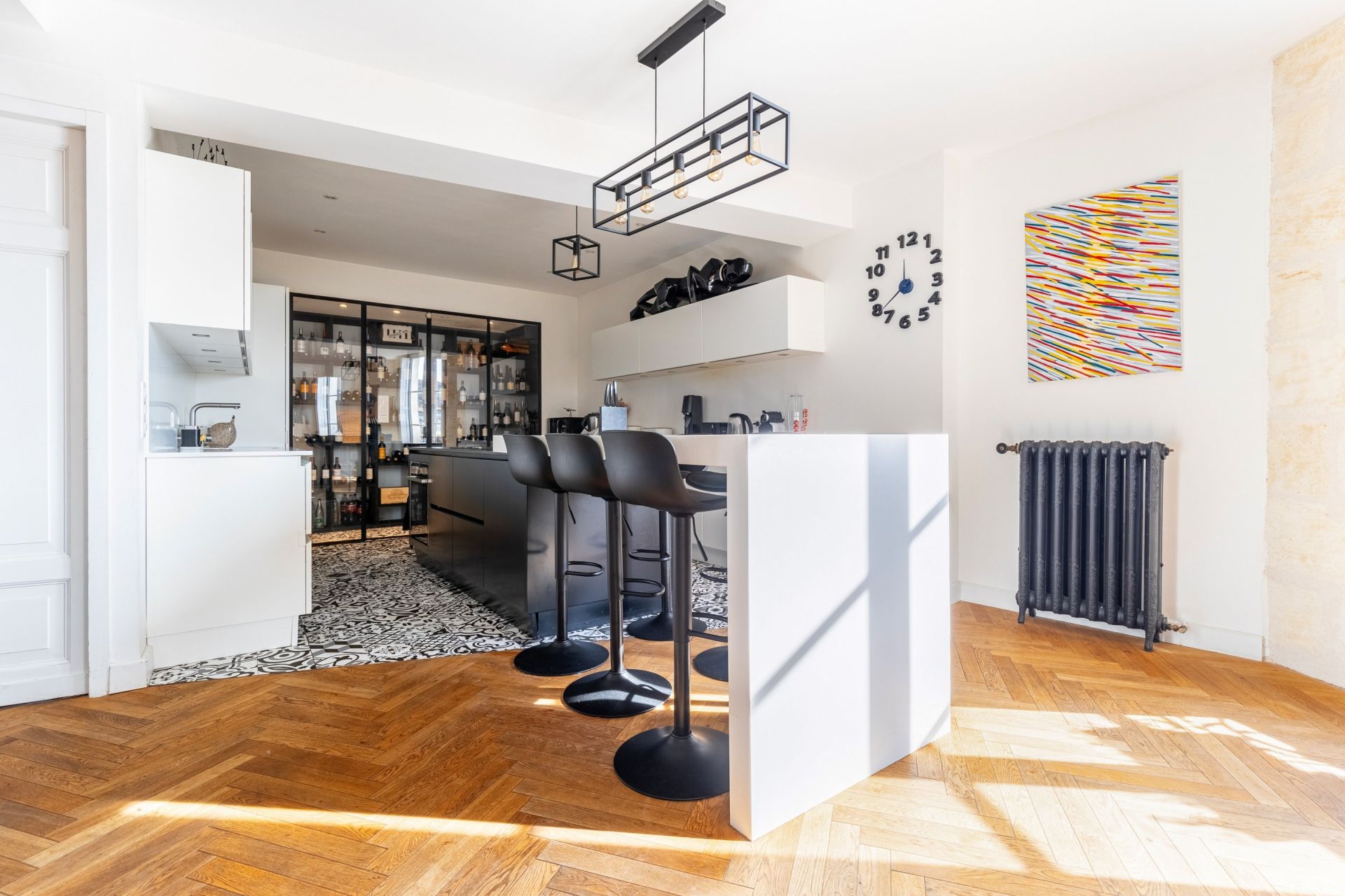 apartment 5 Rooms for sale on BORDEAUX (33000)