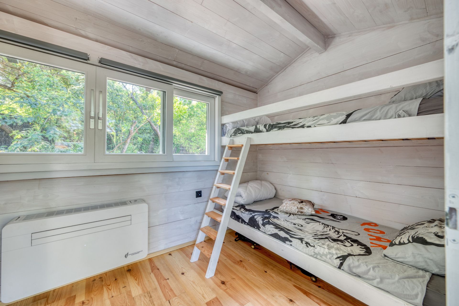 house 6 Rooms for sale on CAP FERRET (33970)