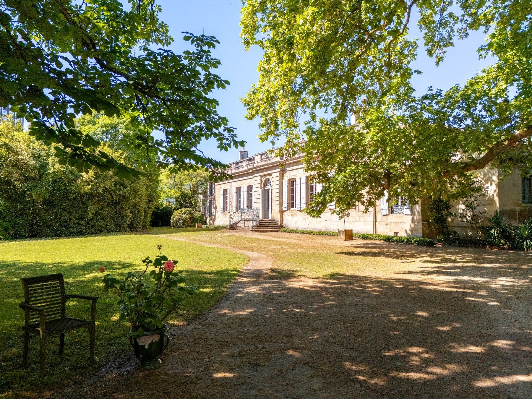 house 25 Rooms for sale on BORDEAUX (33000)