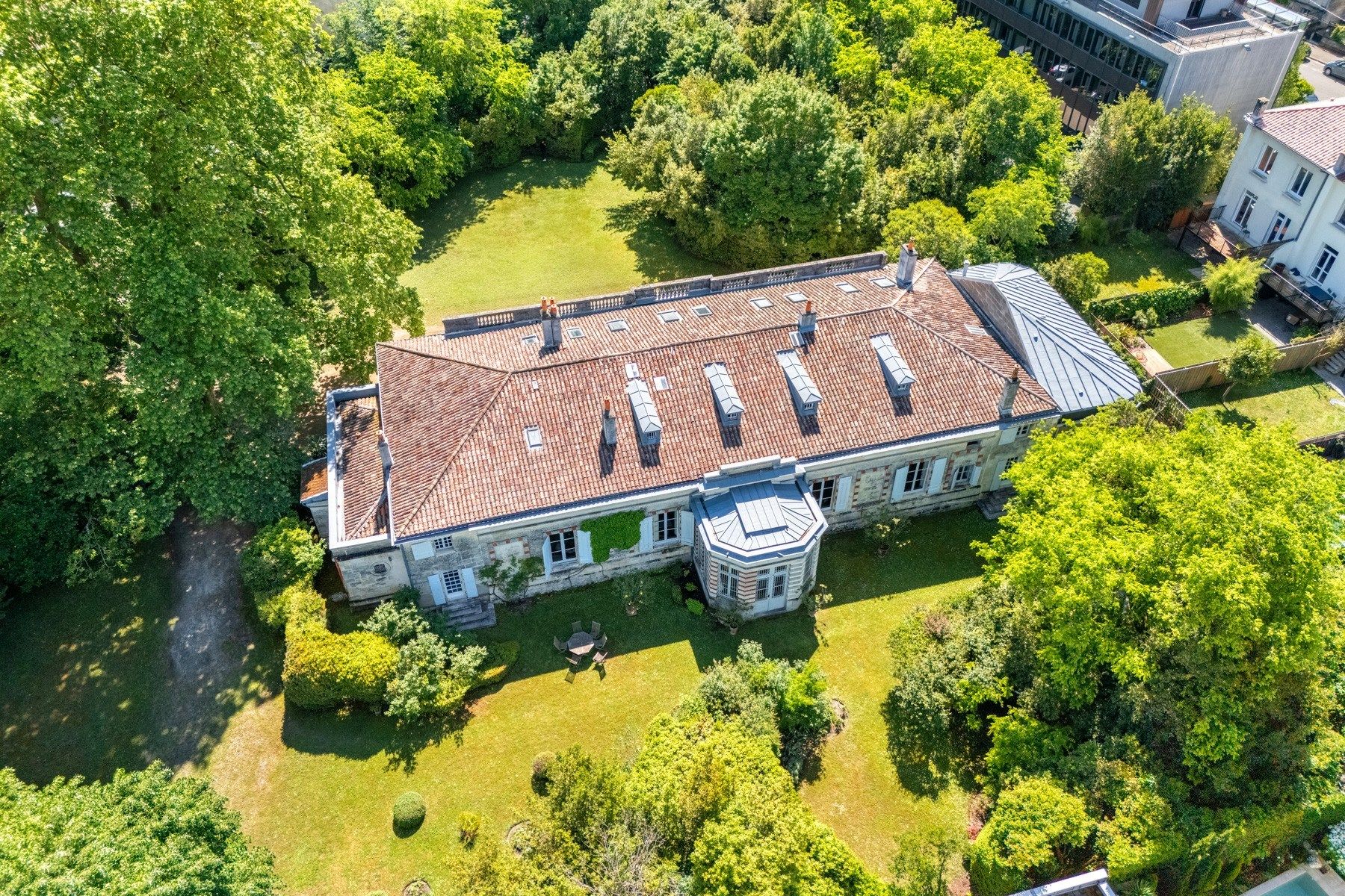 house 25 Rooms for sale on BORDEAUX (33000)