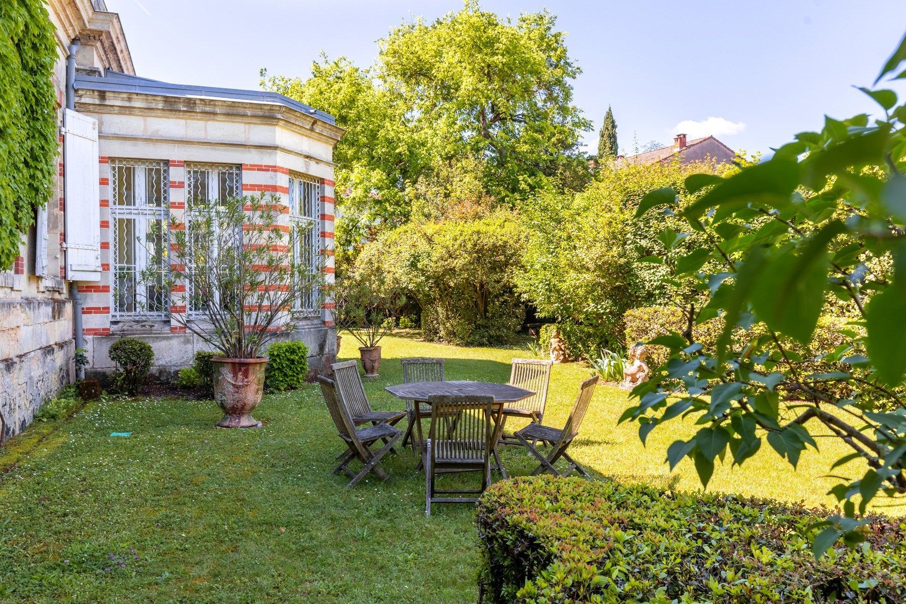 house 25 Rooms for sale on BORDEAUX (33000)