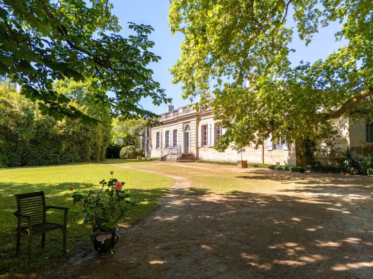 house 25 Rooms for sale on BORDEAUX (33000)
