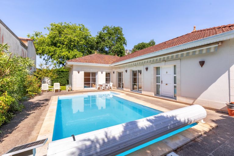 house 5 Rooms for sale on ARCACHON (33120)