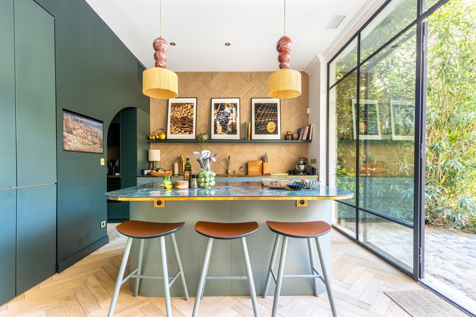 house 9 Rooms for sale on BORDEAUX (33000)