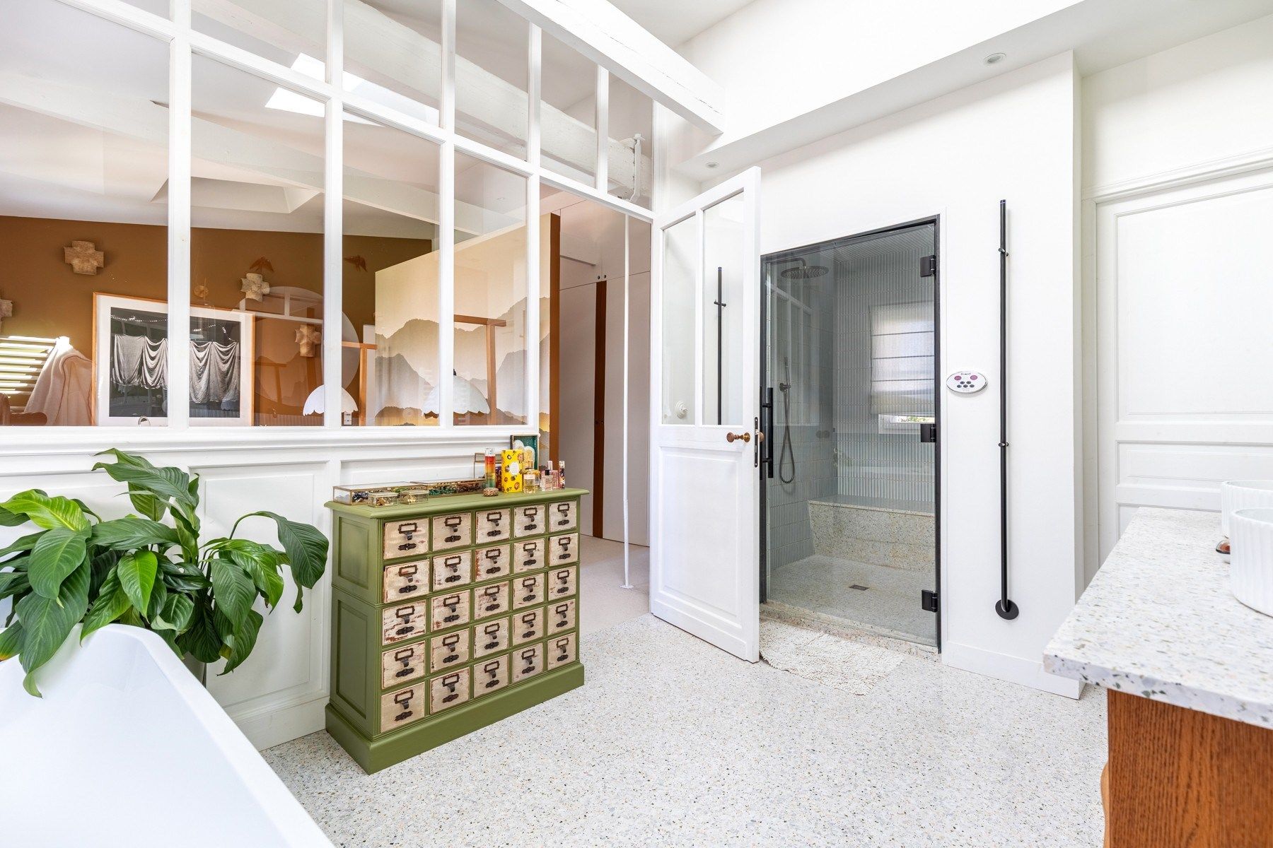 house 9 Rooms for sale on BORDEAUX (33000)