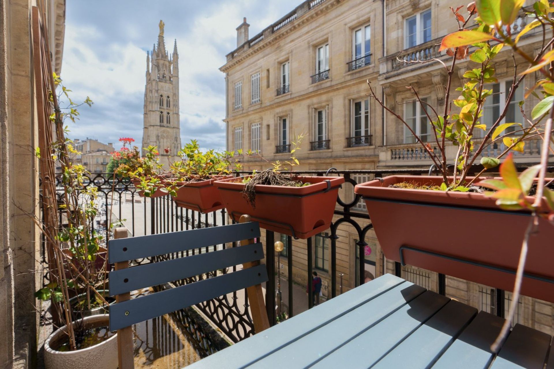 apartment 3 Rooms for sale on BORDEAUX (33000)