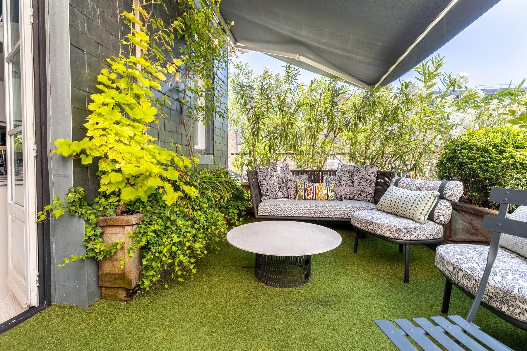 apartment 8 Rooms for sale on BORDEAUX (33000)