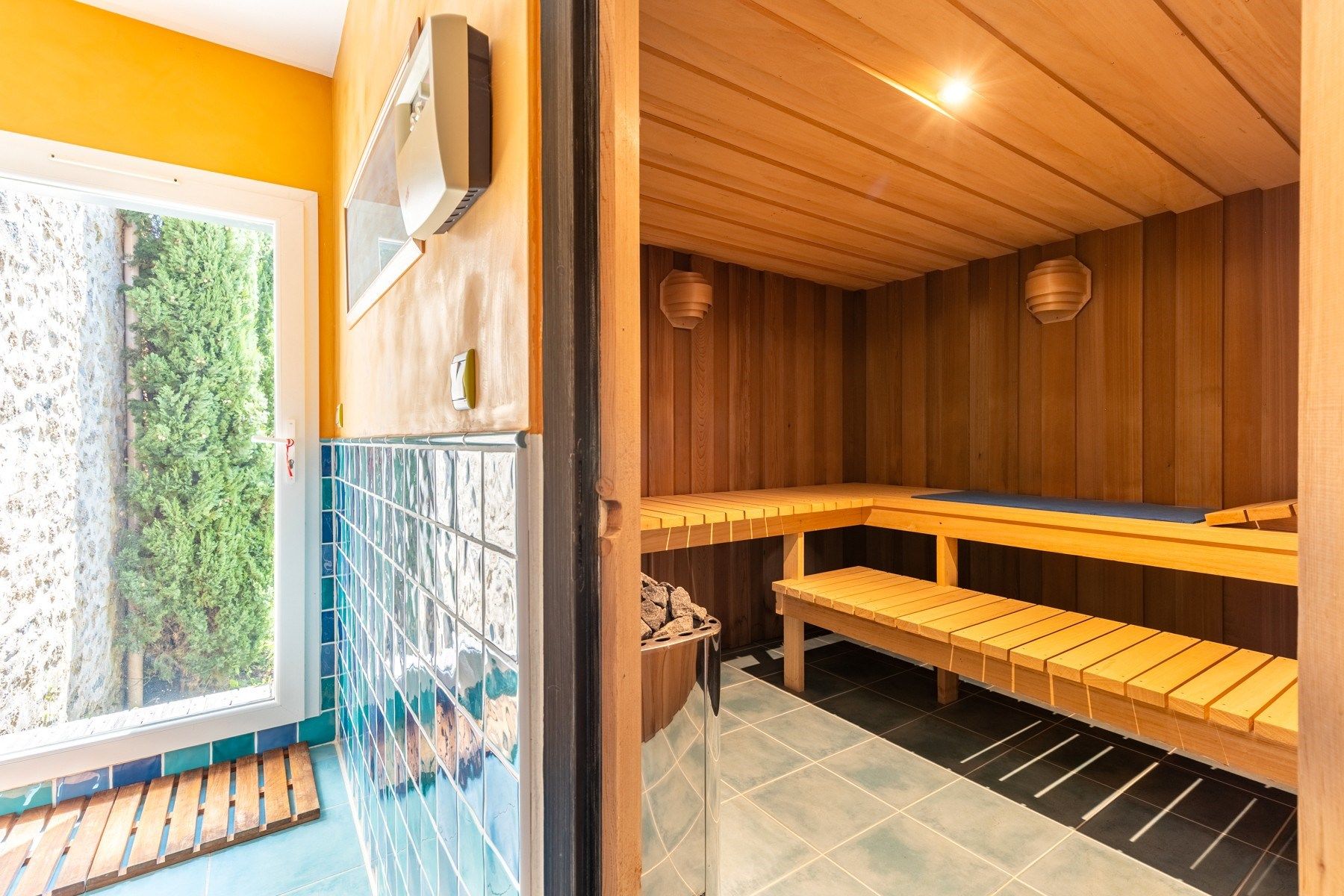house 10 Rooms for sale on BORDEAUX (33000)