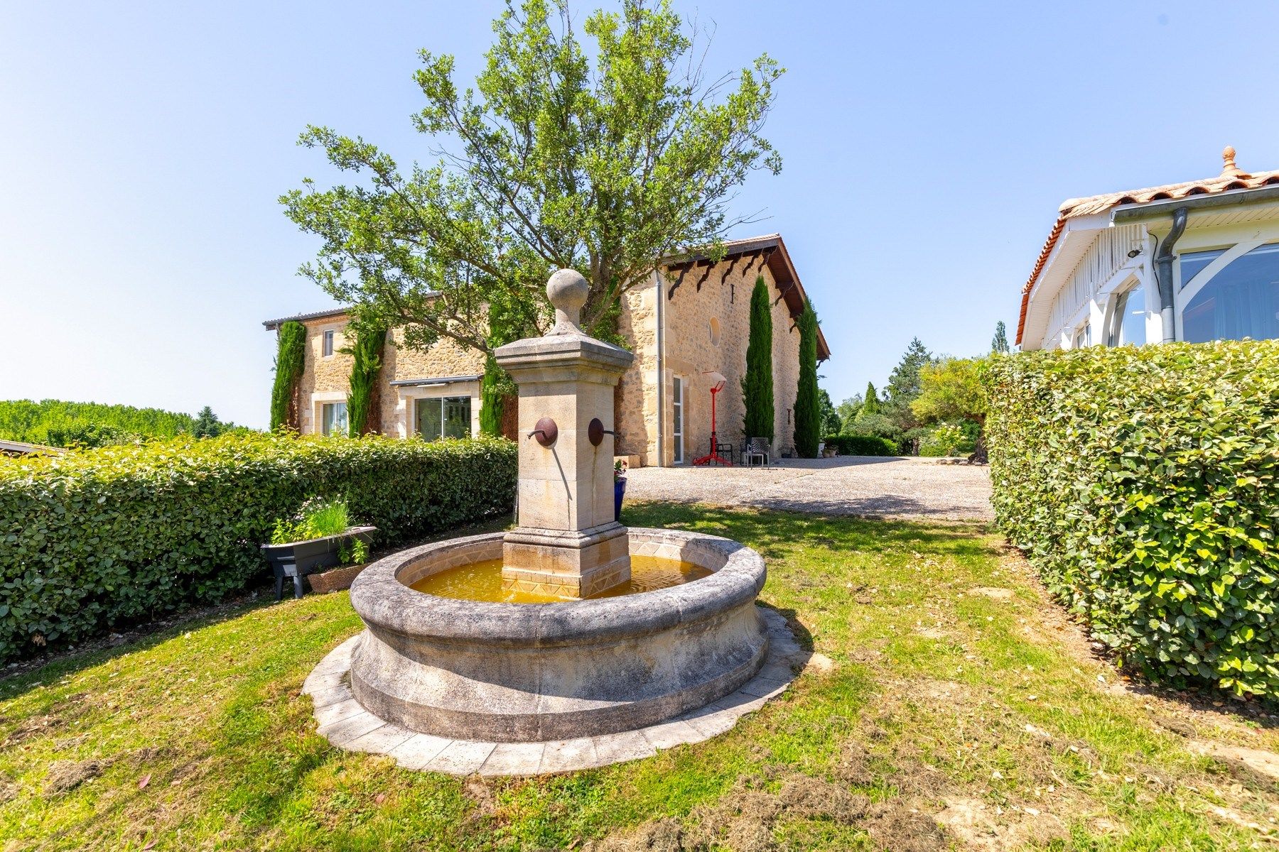 house 10 Rooms for sale on BORDEAUX (33000)