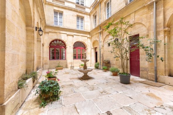 Vente Appartement Bordeaux 9&nbsp;Pièces 276&nbsp;m²