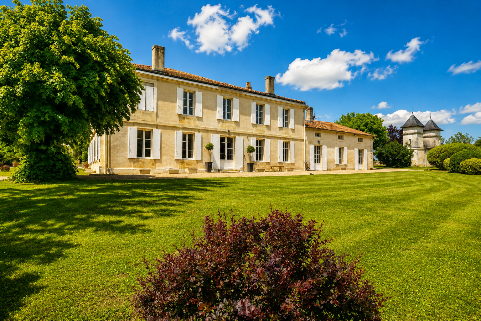 castle 14 Rooms for sale on BORDEAUX (33000)