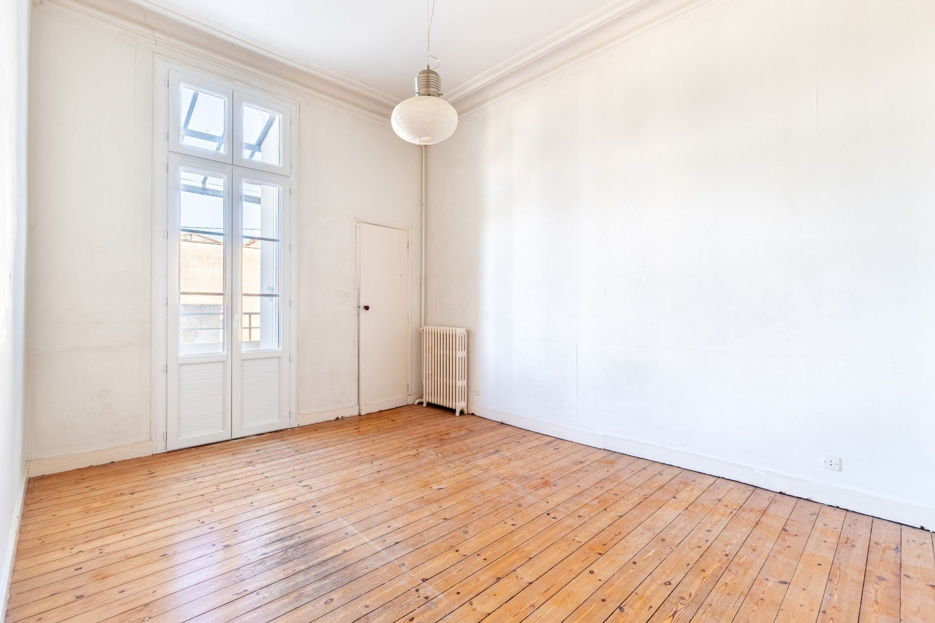 house 8 Rooms for sale on BORDEAUX (33000)