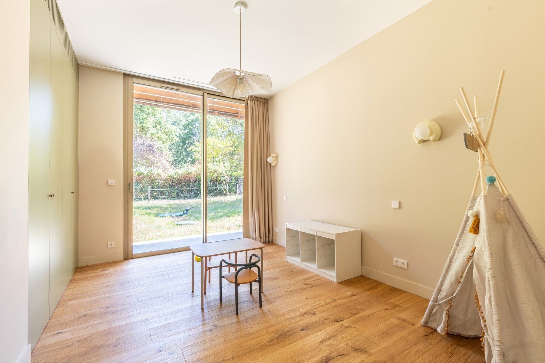 house 10 Rooms for sale on BORDEAUX (33000)
