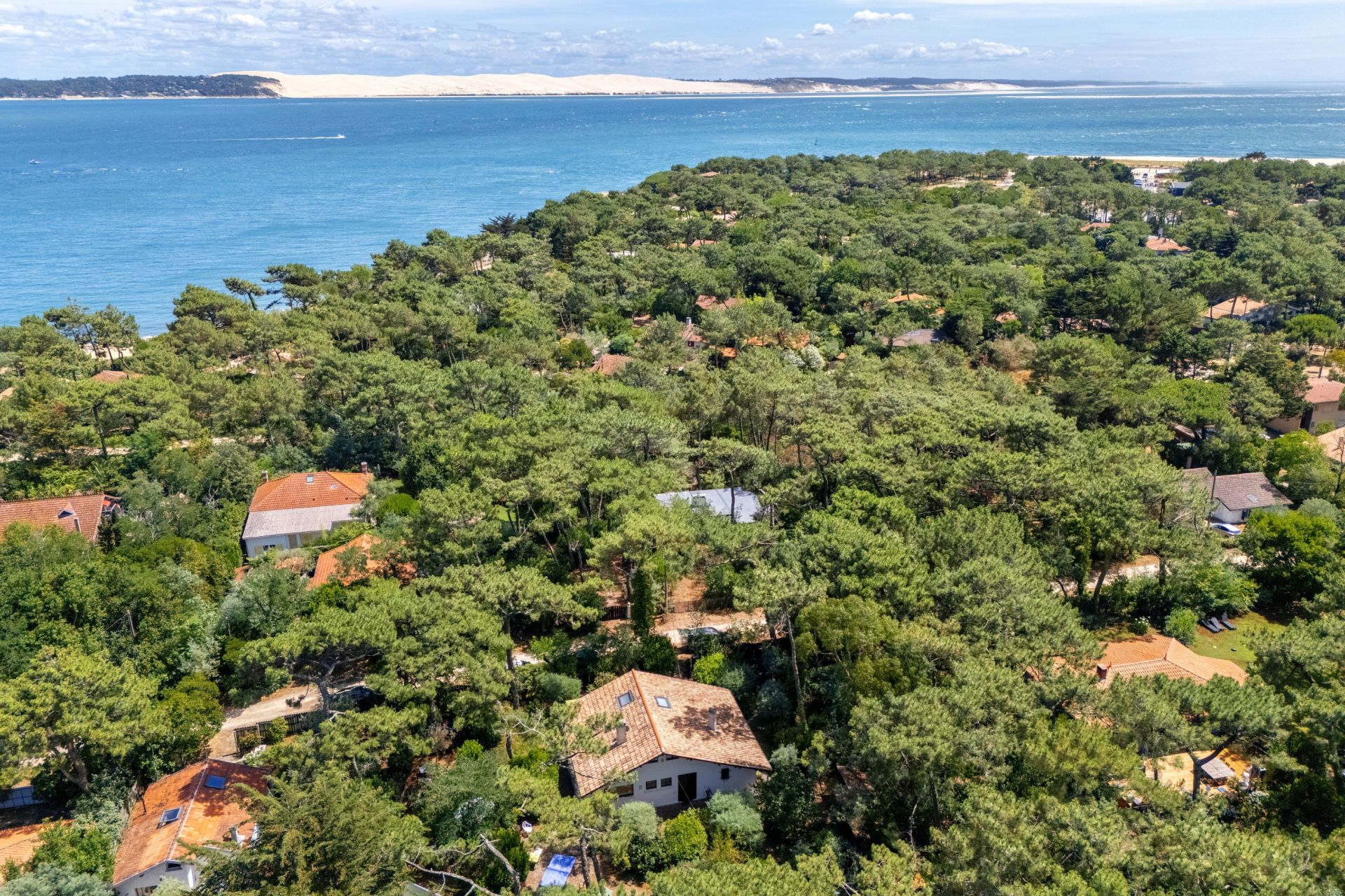 house 5 Rooms for sale on CAP FERRET (33970)