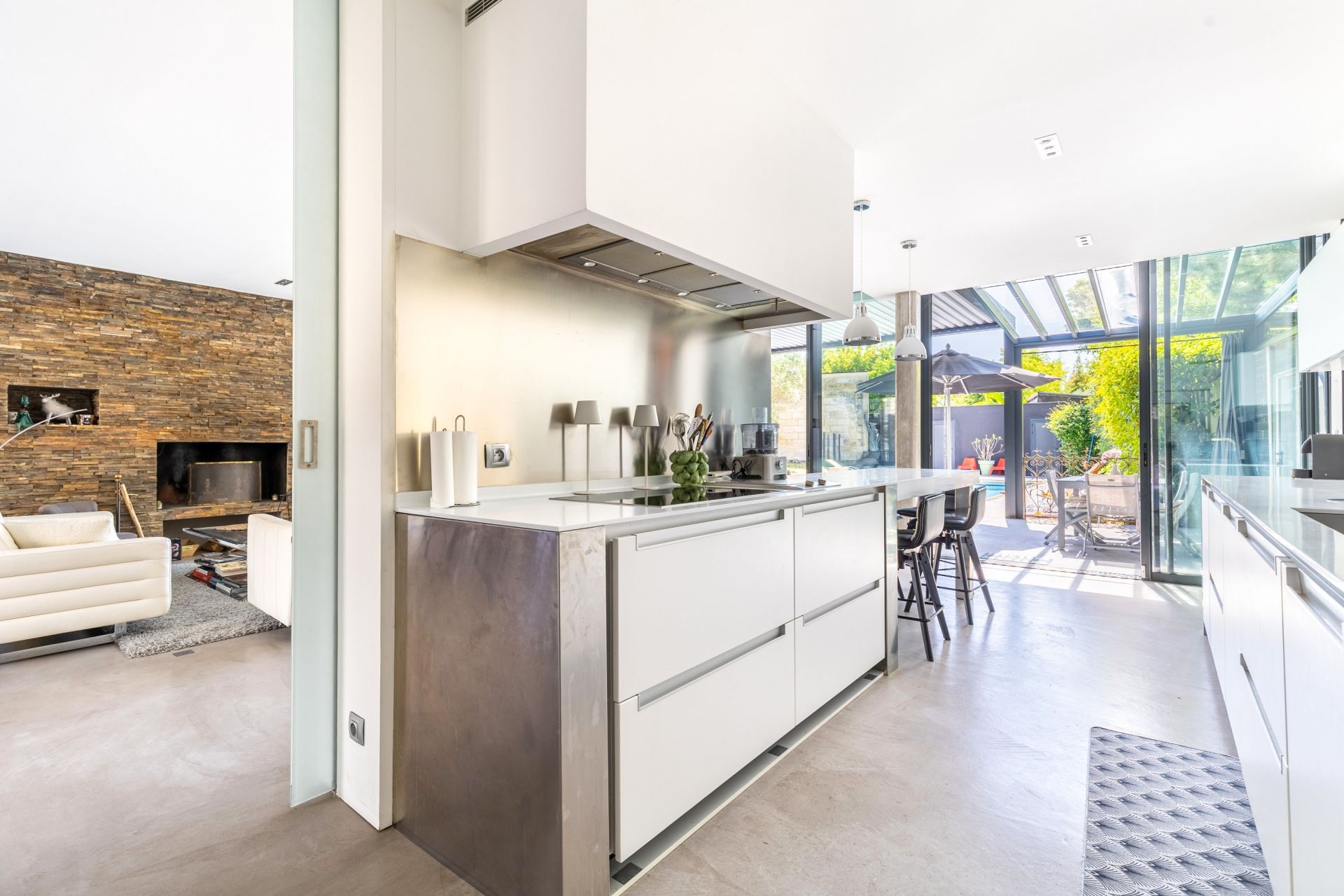 house 7 Rooms for sale on BORDEAUX (33000)
