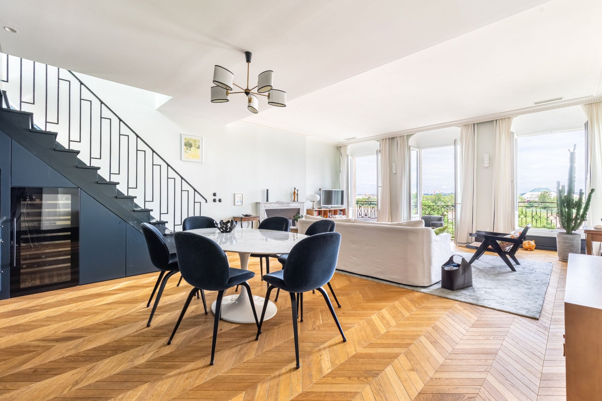 apartment 4 Rooms for sale on BORDEAUX (33000)