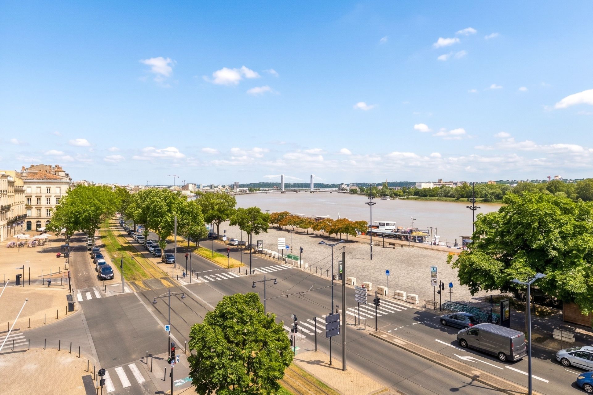 apartment 4 Rooms for sale on BORDEAUX (33000)