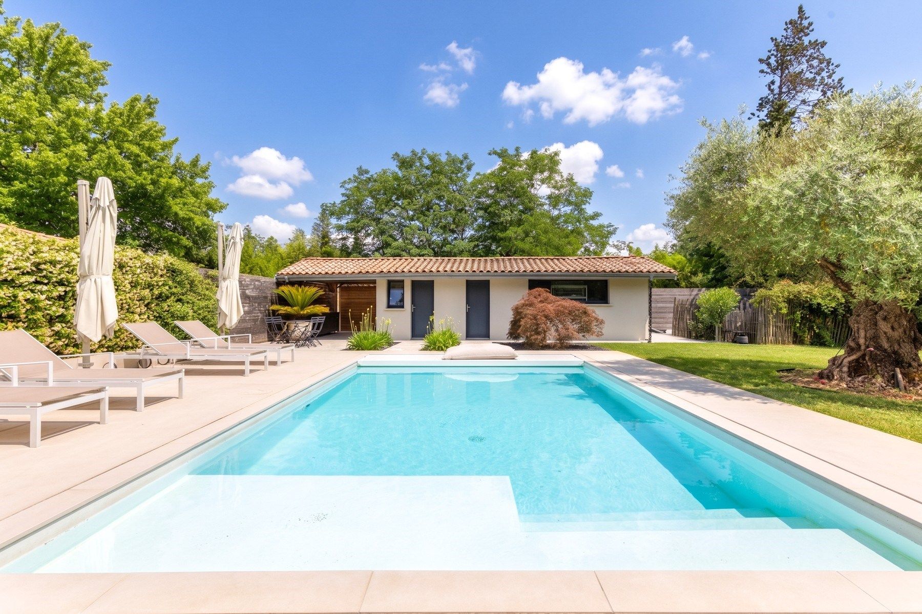house 6 Rooms for sale on BORDEAUX (33000)