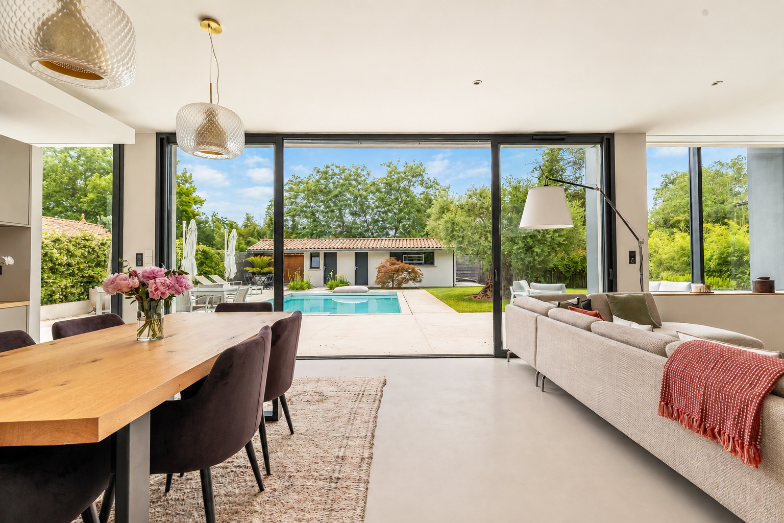 house 6 Rooms for sale on BORDEAUX (33000)