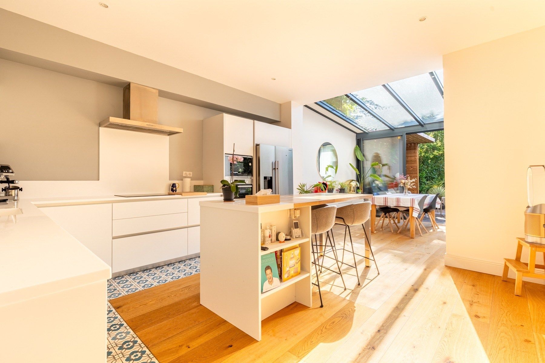 apartment 5 Rooms for sale on BORDEAUX (33000)