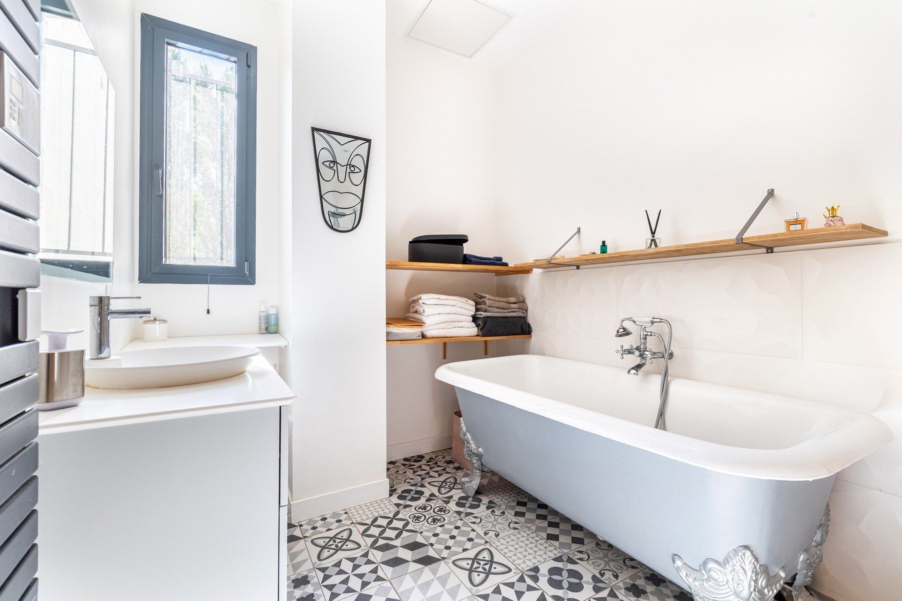 apartment 5 Rooms for sale on BORDEAUX (33000)