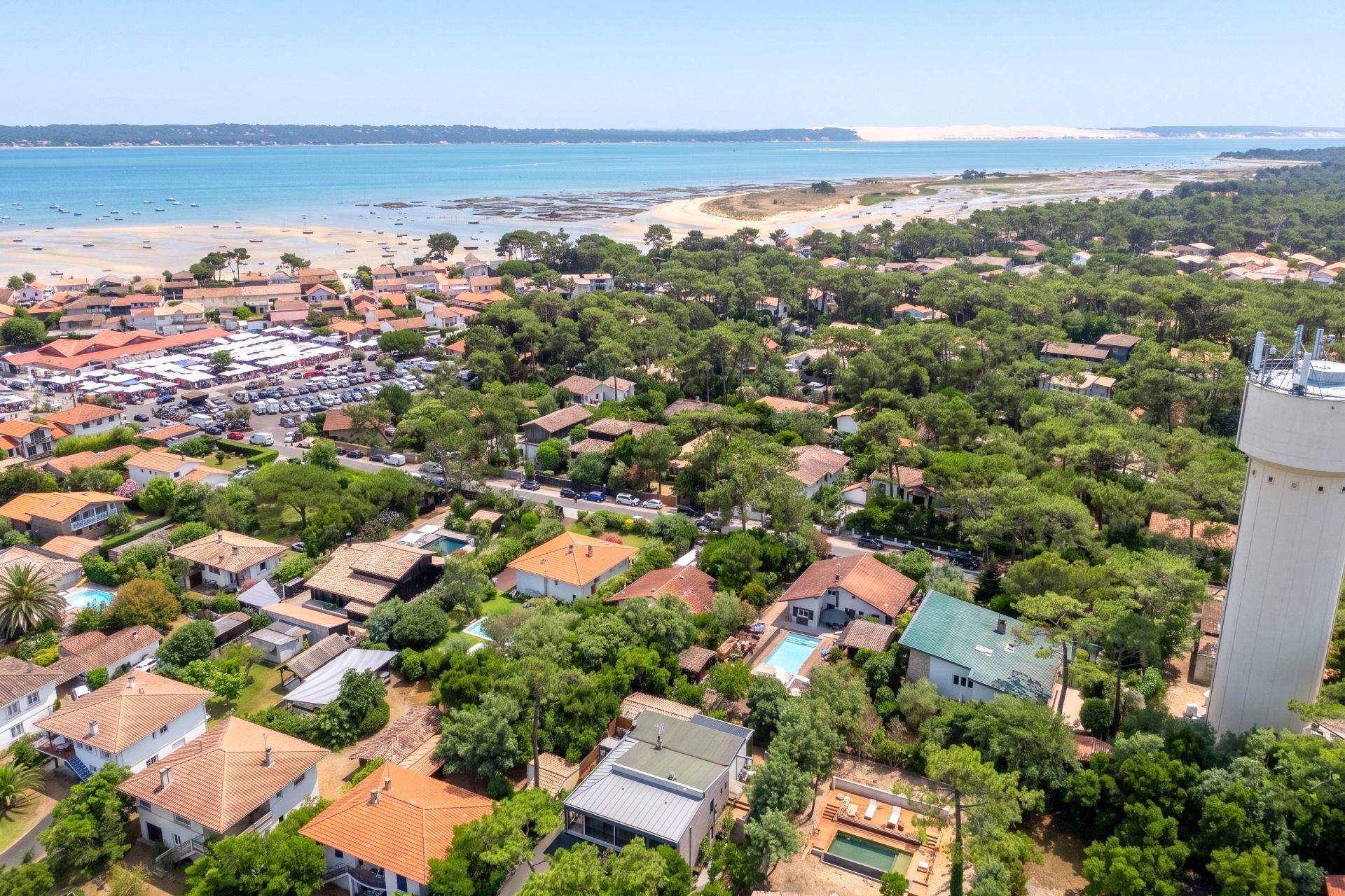 house 5 Rooms for sale on CAP FERRET (33970)