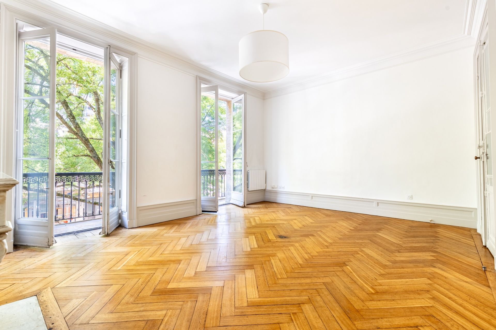 apartment 3 Rooms for sale on BORDEAUX (33000)