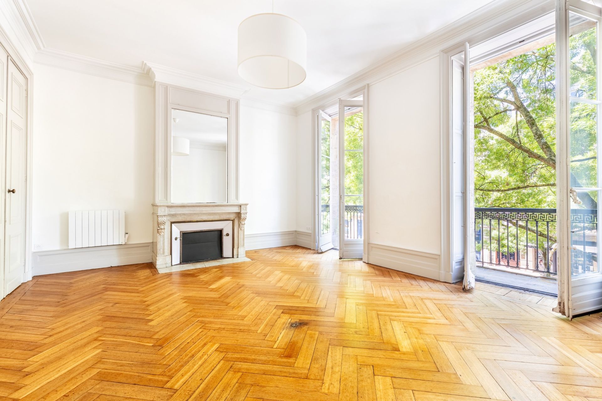apartment 3 Rooms for sale on BORDEAUX (33000)