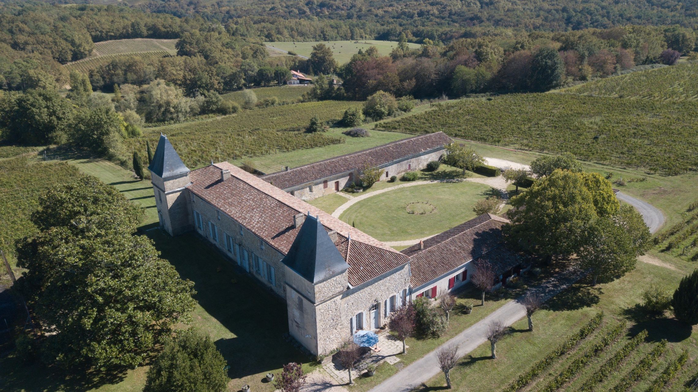 castle 10 Rooms for sale on BORDEAUX (33000)