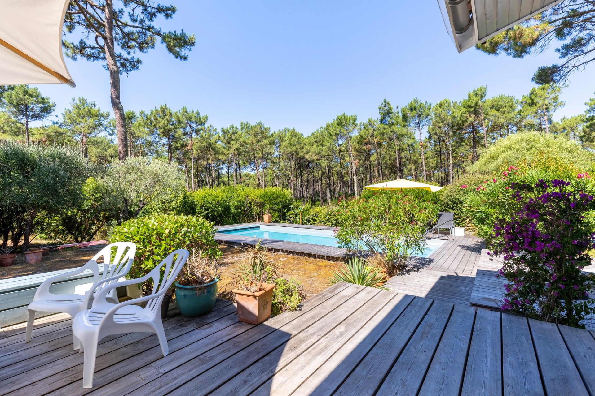 house 6 Rooms for sale on CAP FERRET (33970)
