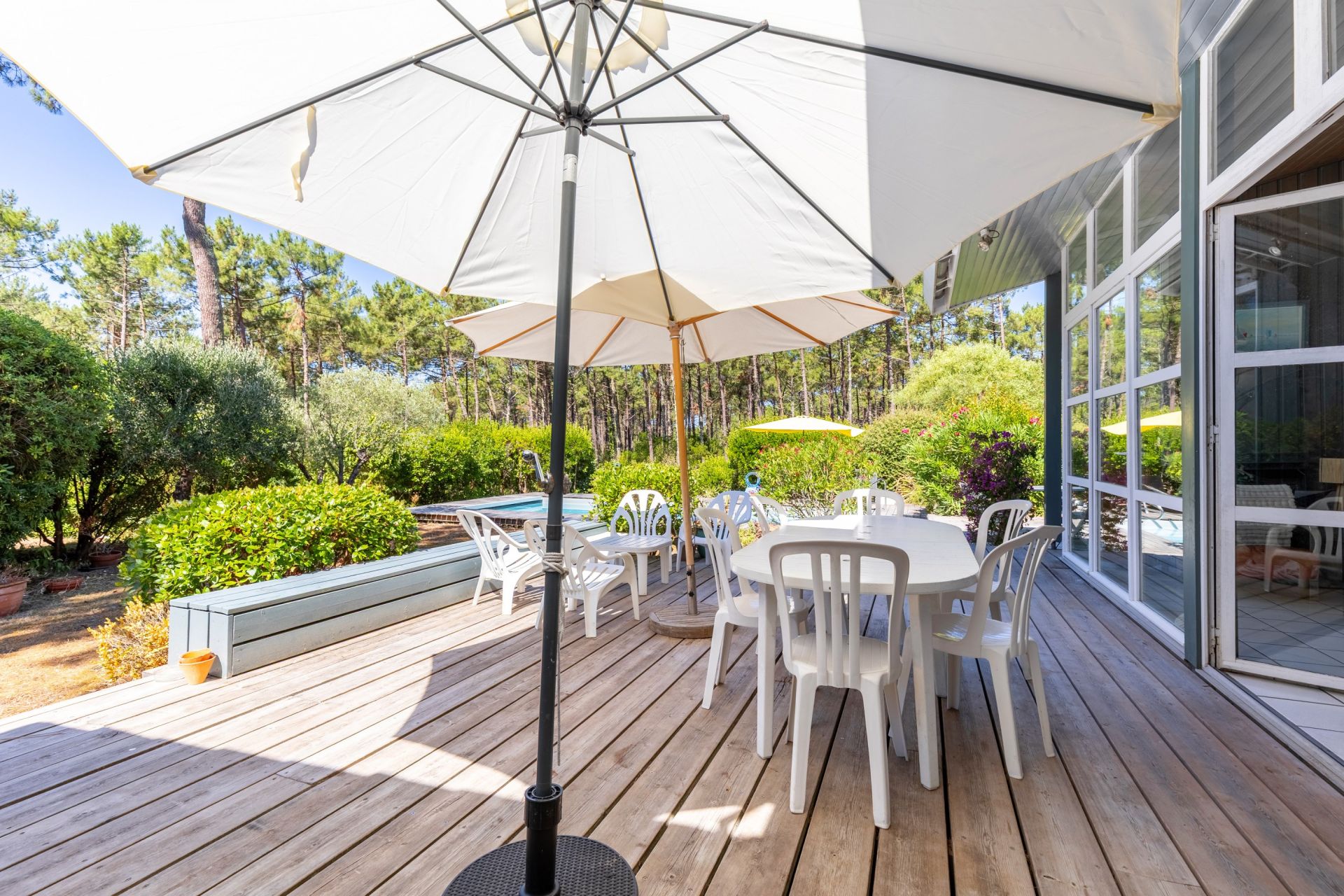 house 6 Rooms for sale on CAP FERRET (33970)