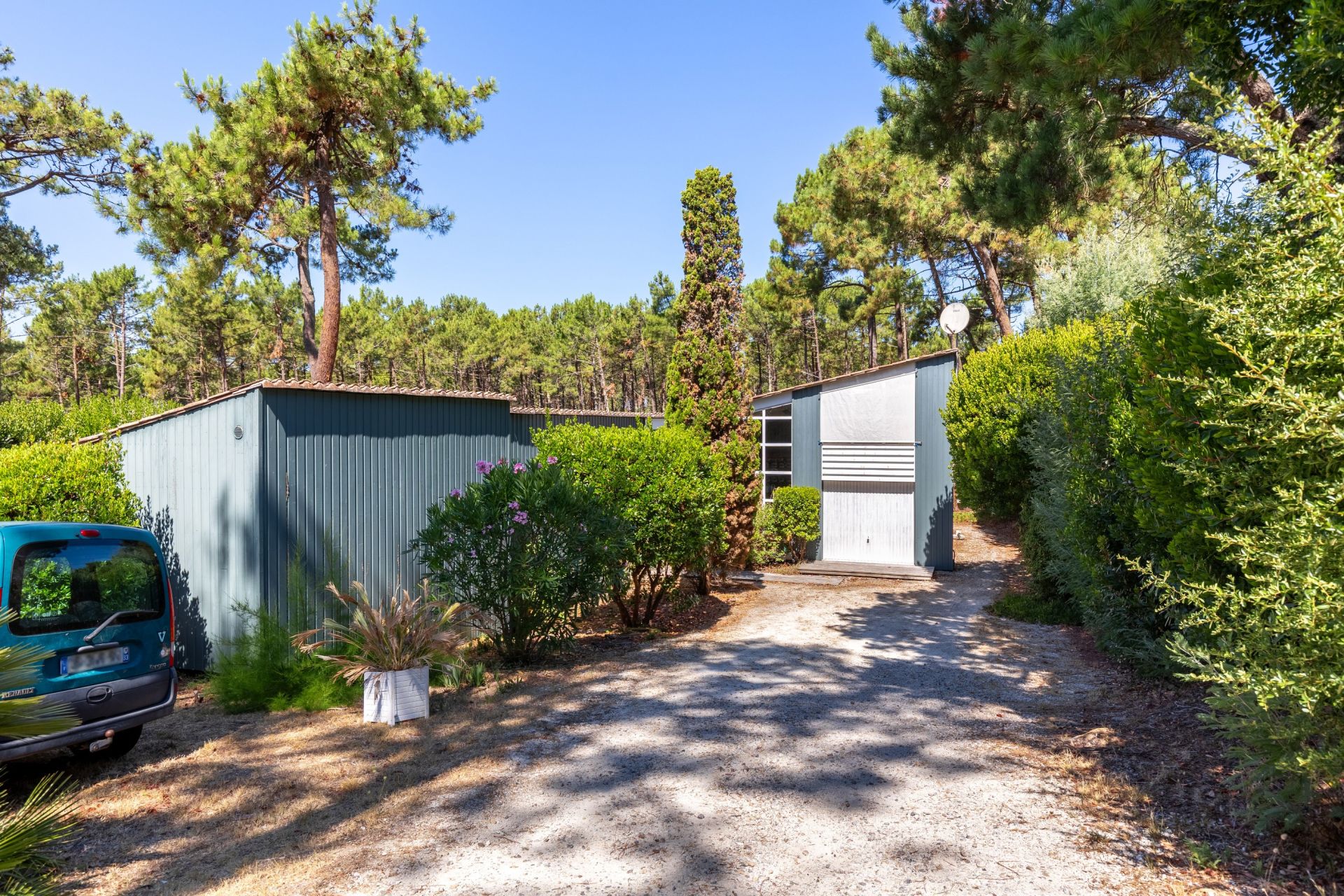 house 6 Rooms for sale on CAP FERRET (33970)