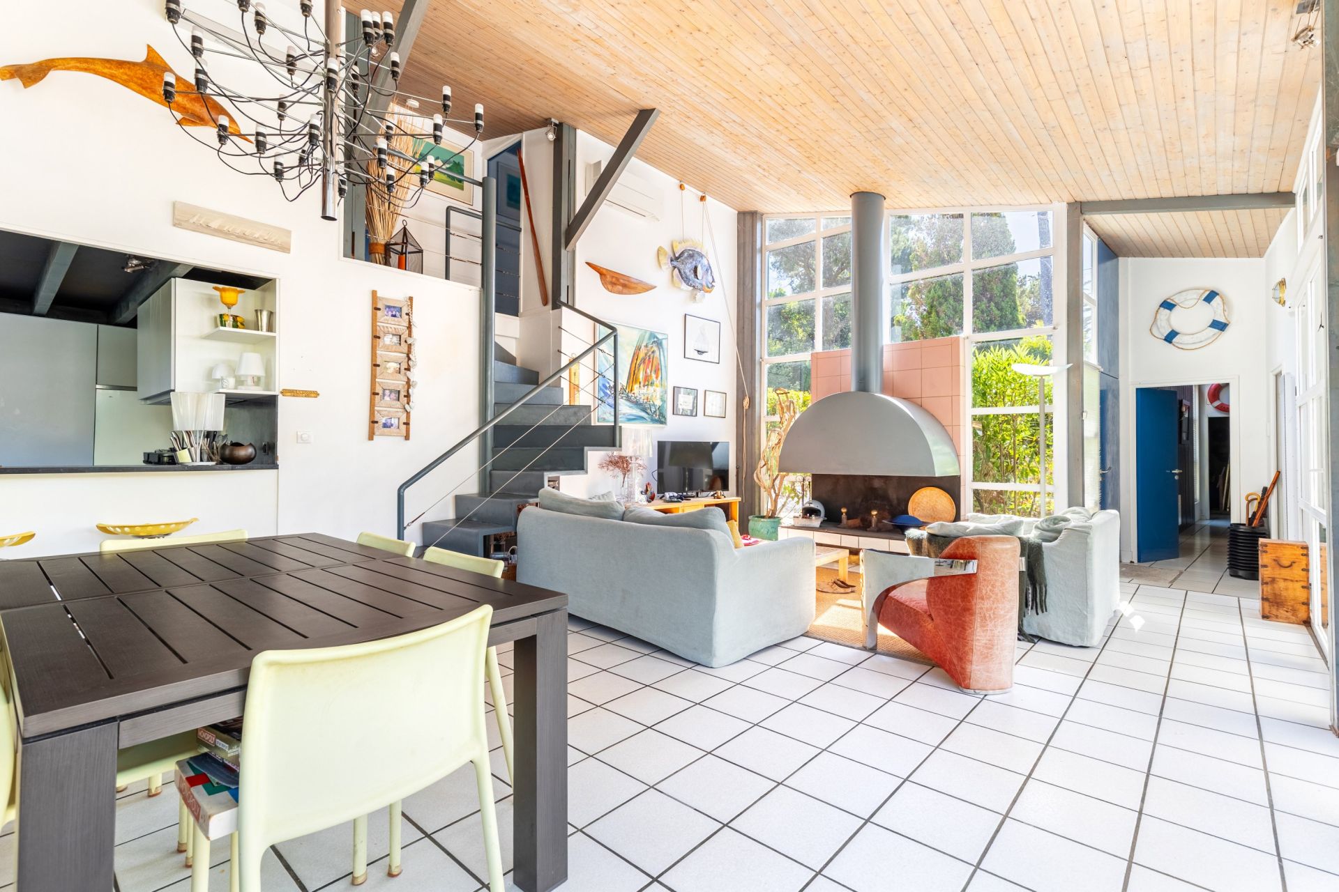 house 6 Rooms for sale on CAP FERRET (33970)