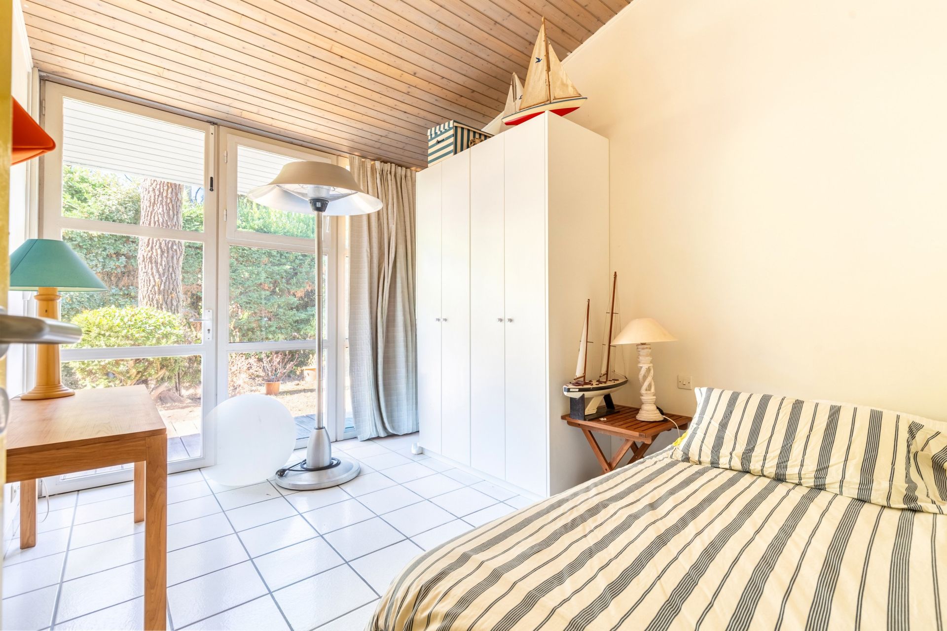house 6 Rooms for sale on CAP FERRET (33970)