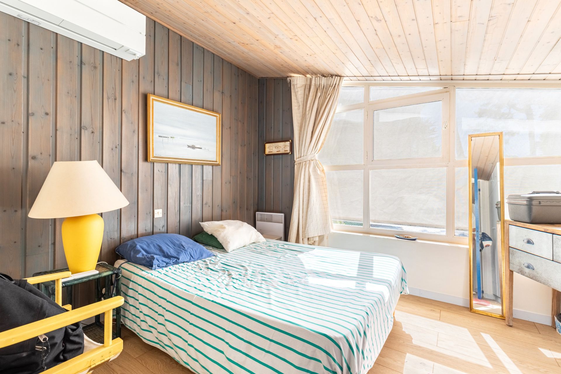 house 6 Rooms for sale on CAP FERRET (33970)