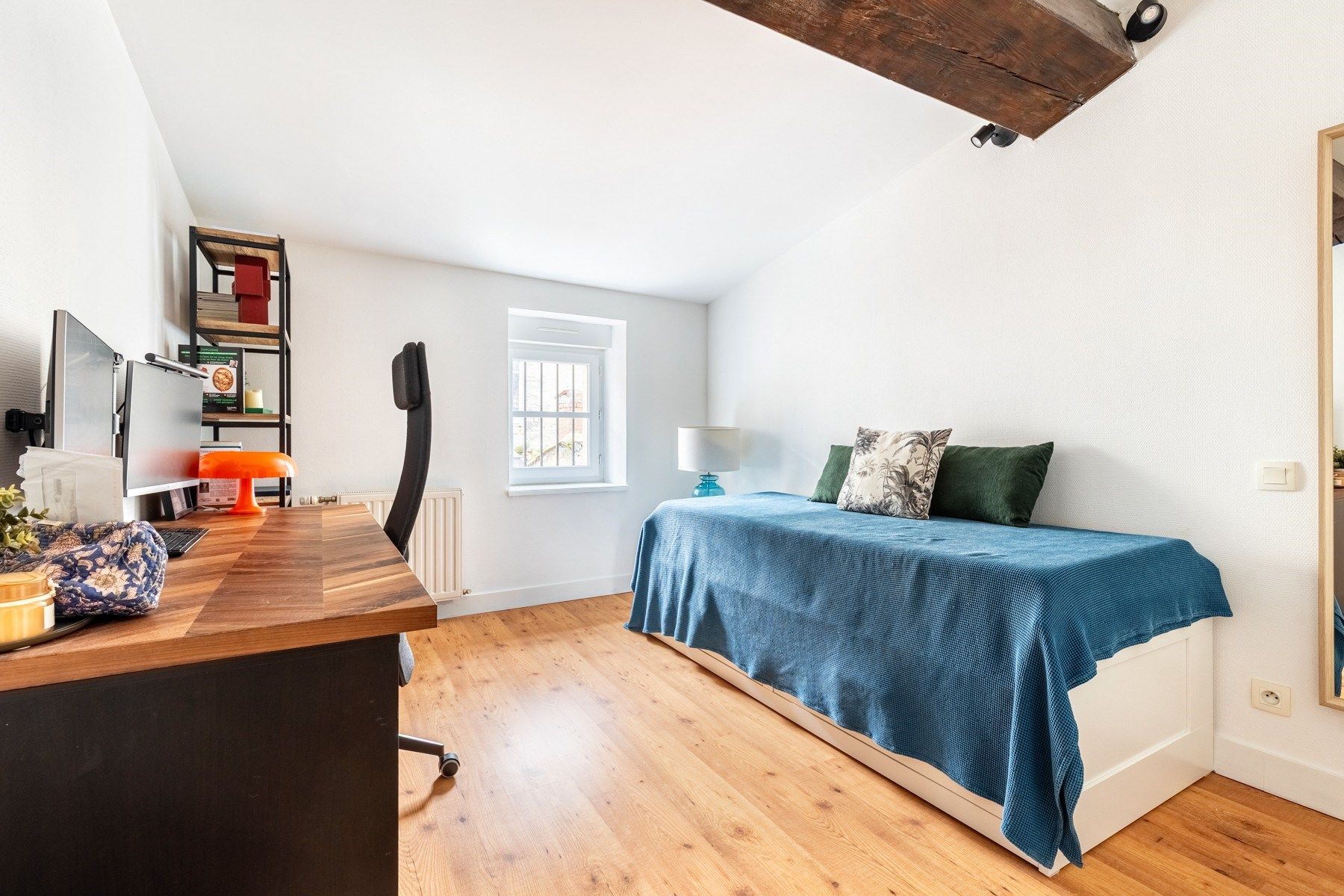 apartment 4 Rooms for sale on BORDEAUX (33000)