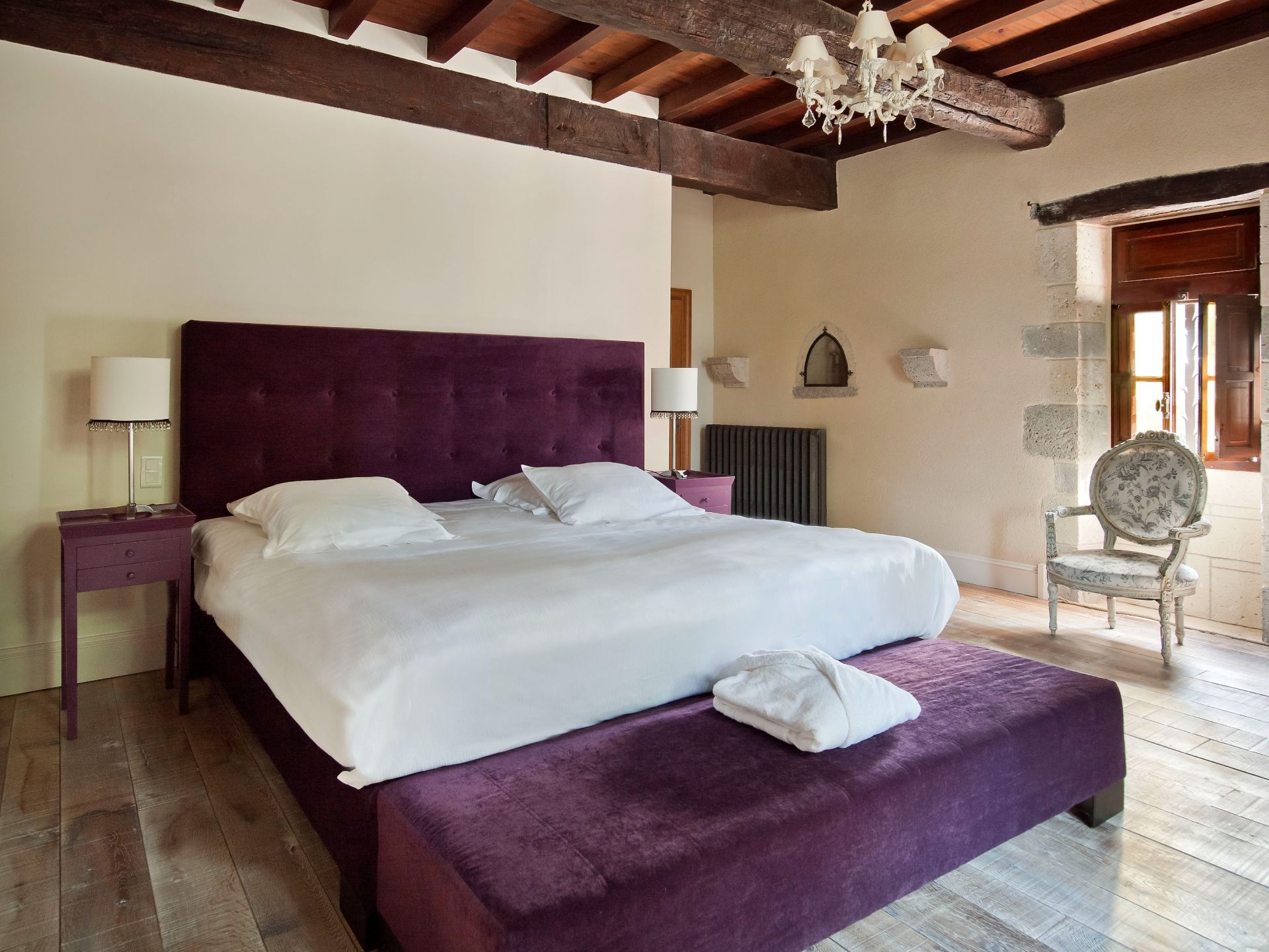 castle 12 Rooms for sale on BORDEAUX (33000)