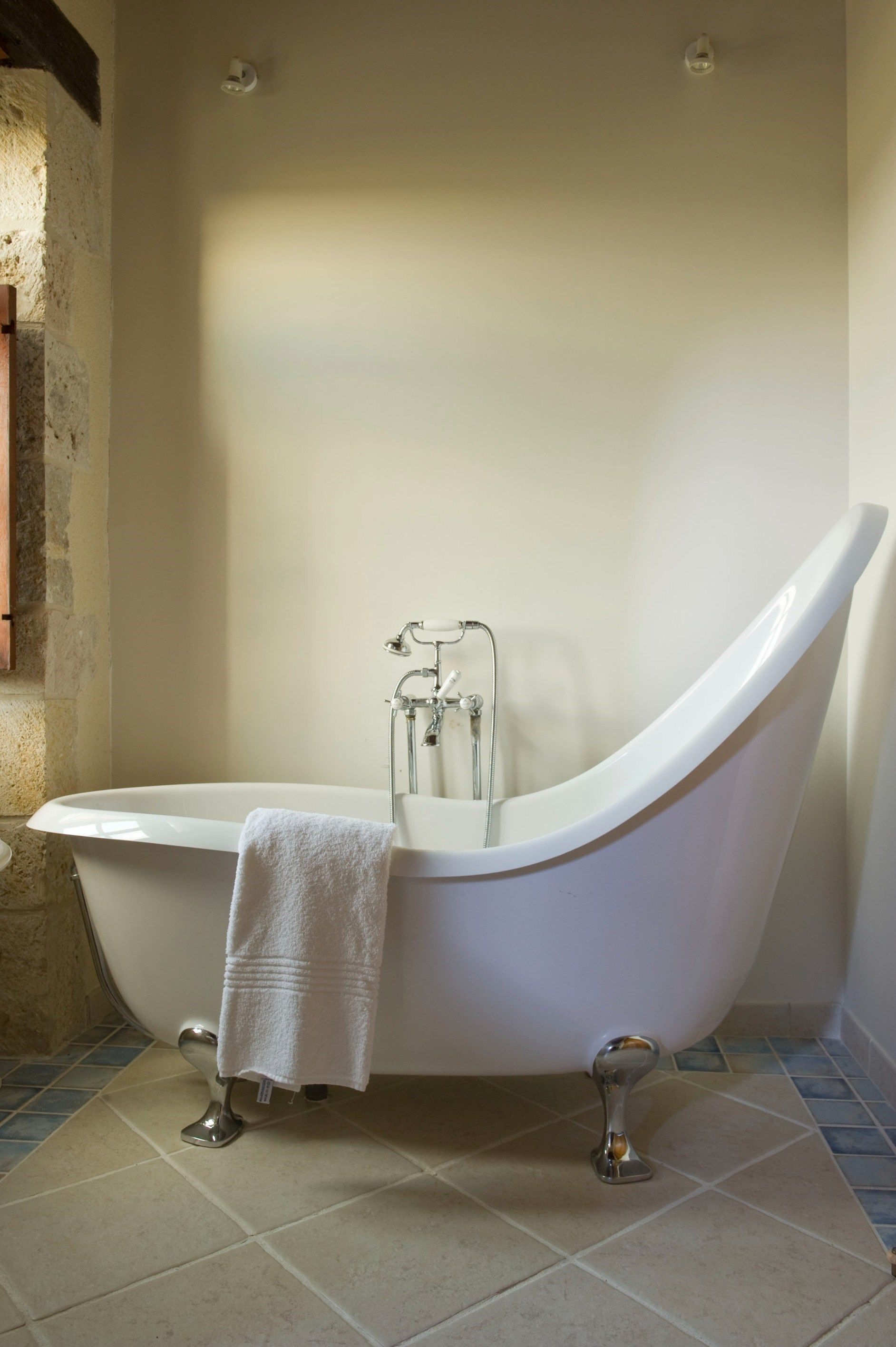 castle 12 Rooms for sale on BORDEAUX (33000)