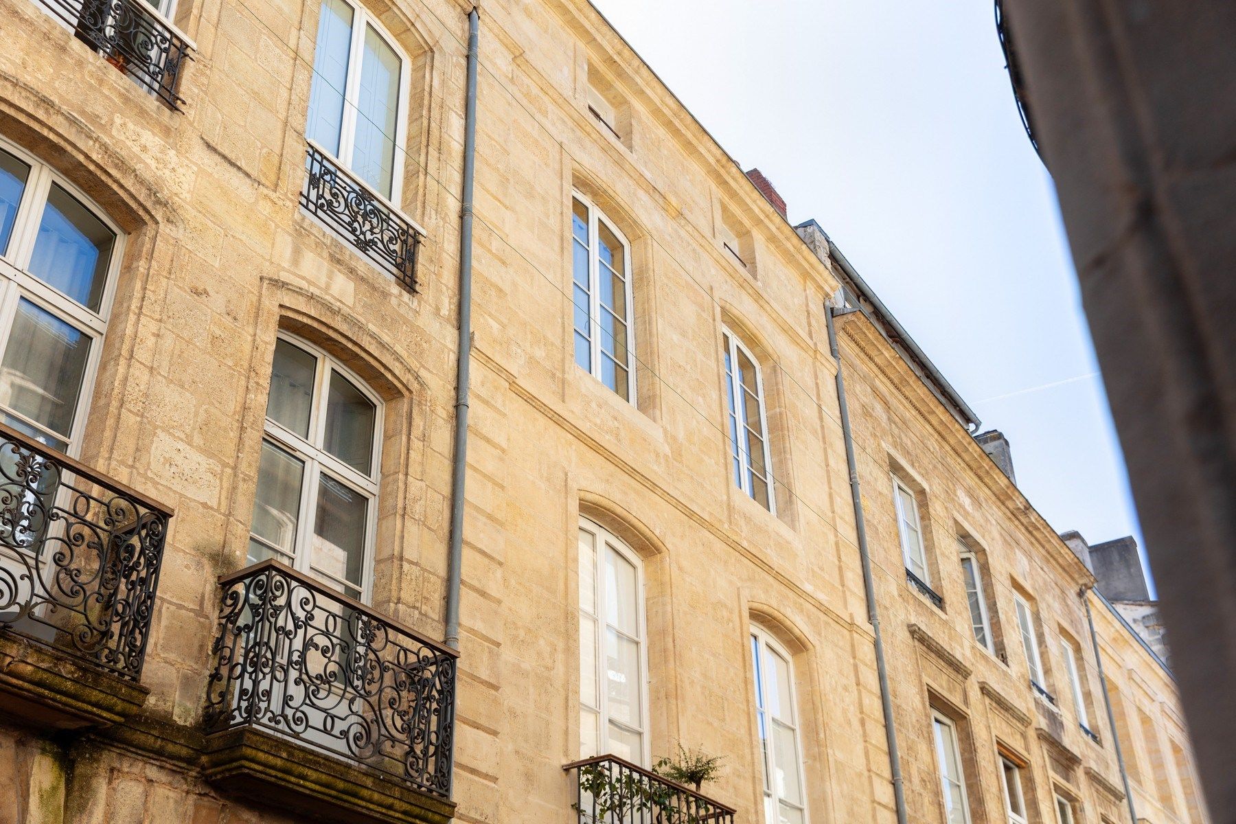 apartment 4 Rooms for sale on BORDEAUX (33000)