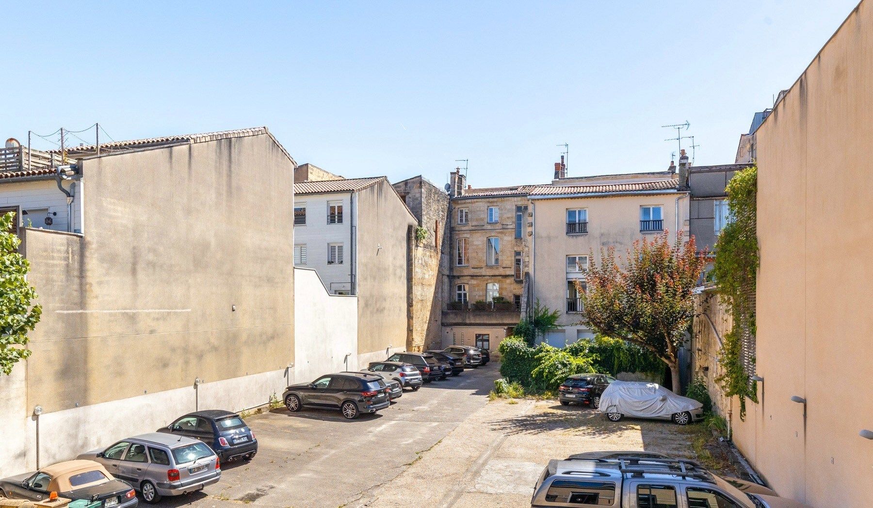 apartment 4 Rooms for sale on BORDEAUX (33000)